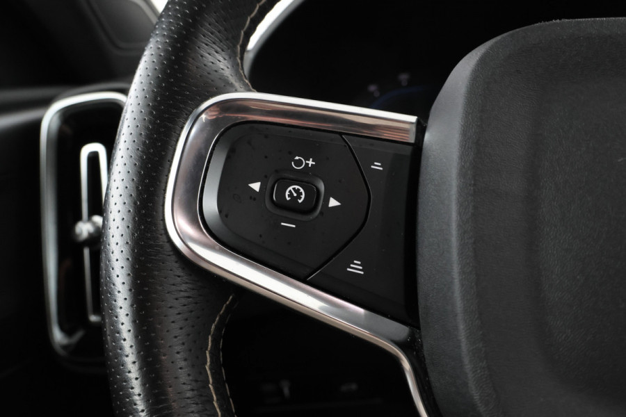 Volvo XC40 Recharge P8 AWD R-Design Grote accu, Als nieuw.