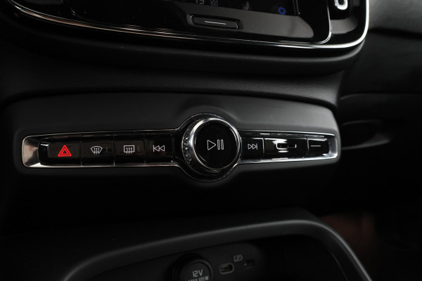 Volvo XC40 Recharge P8 AWD R-Design Grote accu, Als nieuw.