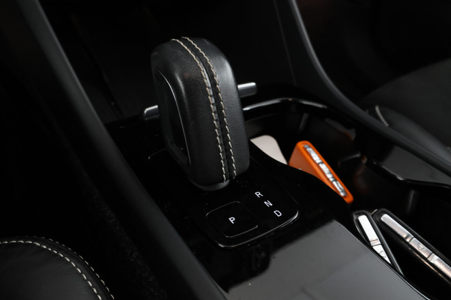 Volvo XC40 Recharge P8 AWD R-Design Grote accu, Als nieuw.