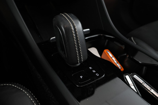 Volvo XC40 Recharge P8 AWD R-Design Grote accu, Als nieuw.