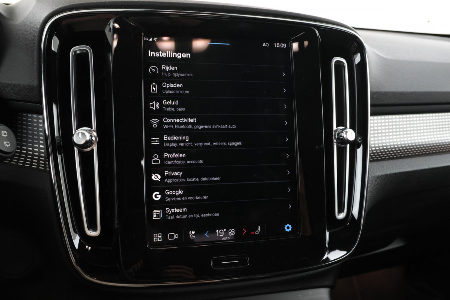 Volvo XC40 Recharge P8 AWD R-Design Grote accu, Als nieuw.