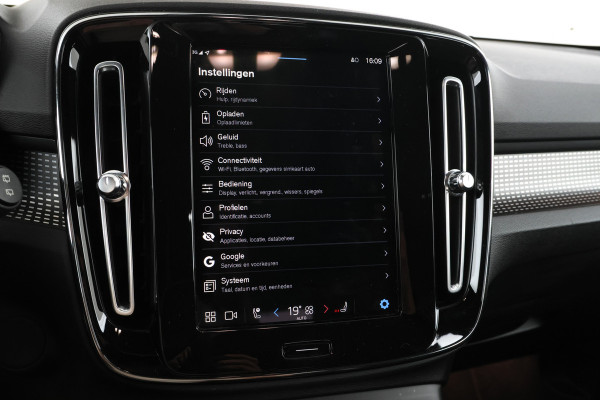 Volvo XC40 Recharge P8 AWD R-Design Grote accu, Als nieuw.
