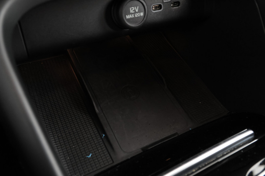 Volvo XC40 Recharge P8 AWD R-Design Grote accu, Als nieuw.