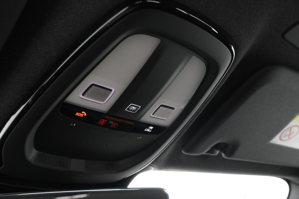Volvo XC40 Recharge P8 AWD R-Design Grote accu, Als nieuw.