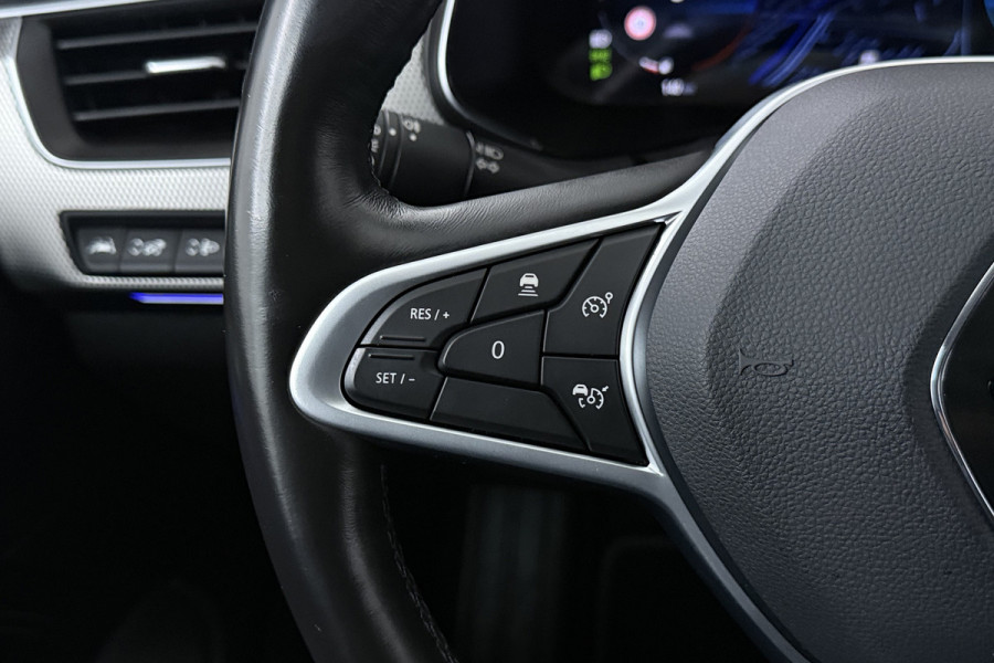 Renault Arkana 1.6 E-Tech Hybrid 145 Intens (SFEERVERLICHTING, CRUISE ADAPTIEF, ACHTERUITRIJCAMERA, PARKEERSENSOREN)