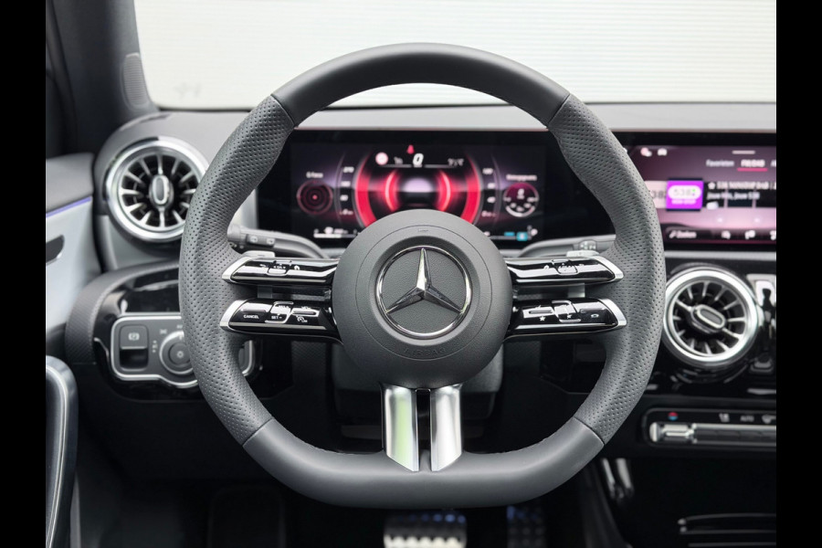 Mercedes-Benz A-Klasse 180 AMG Edition 45s Pano/Sfeer/Matrix/Camera