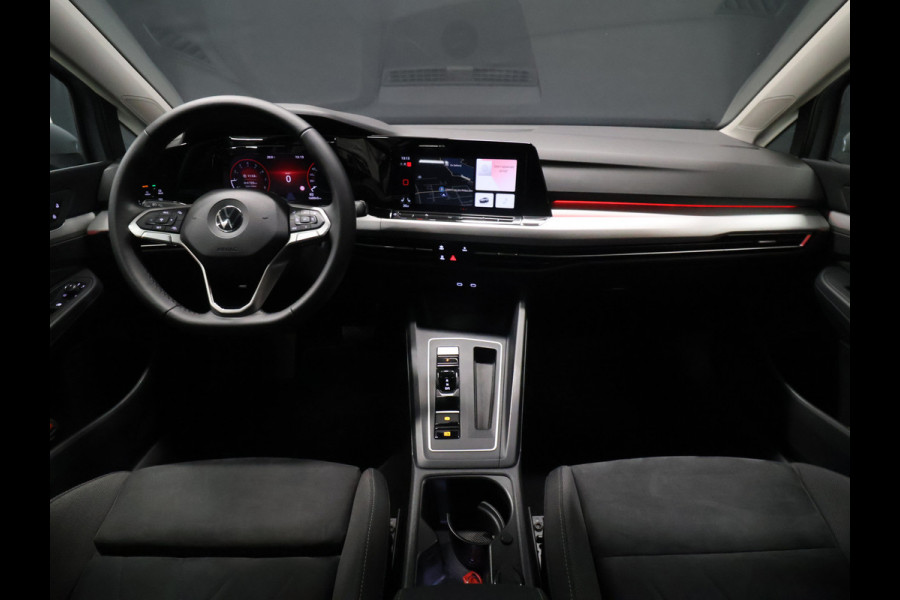 Volkswagen Golf Variant 1.0 eTSI Life Business [ADAPTIVE CRUISE, APPLE CARPLAY, TREKHAAK, ANDROID, MEMORY SEAT, STOELVERWARMING, PDC V+A, DIGITAL DASH, CLIMATE CONTROL, NIEUWSTAAT]
