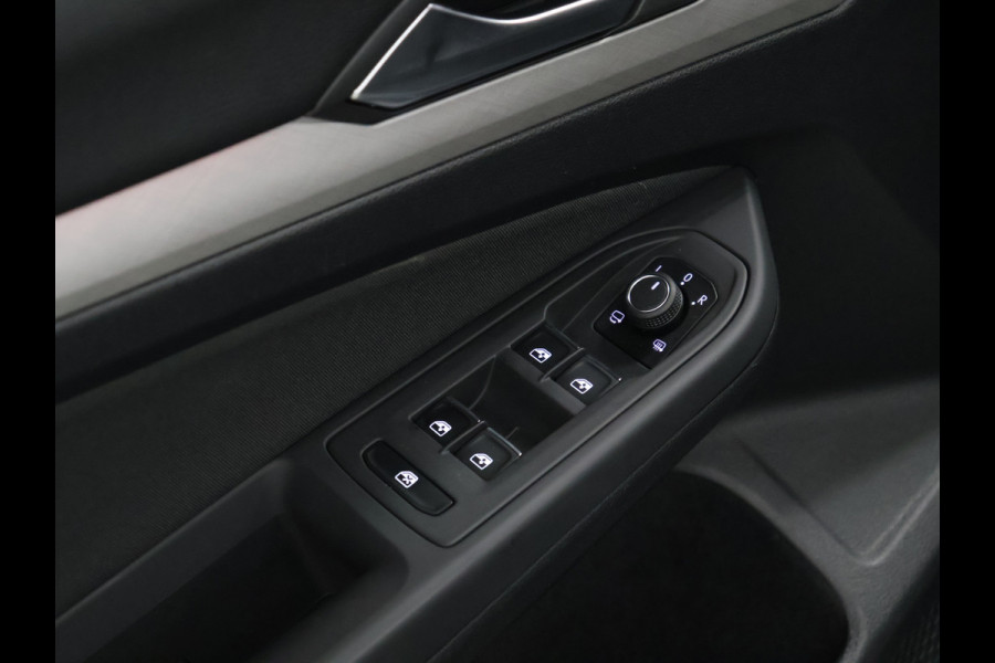 Volkswagen Golf Variant 1.0 eTSI Life Business [ADAPTIVE CRUISE, APPLE CARPLAY, TREKHAAK, ANDROID, MEMORY SEAT, STOELVERWARMING, PDC V+A, DIGITAL DASH, CLIMATE CONTROL, NIEUWSTAAT]