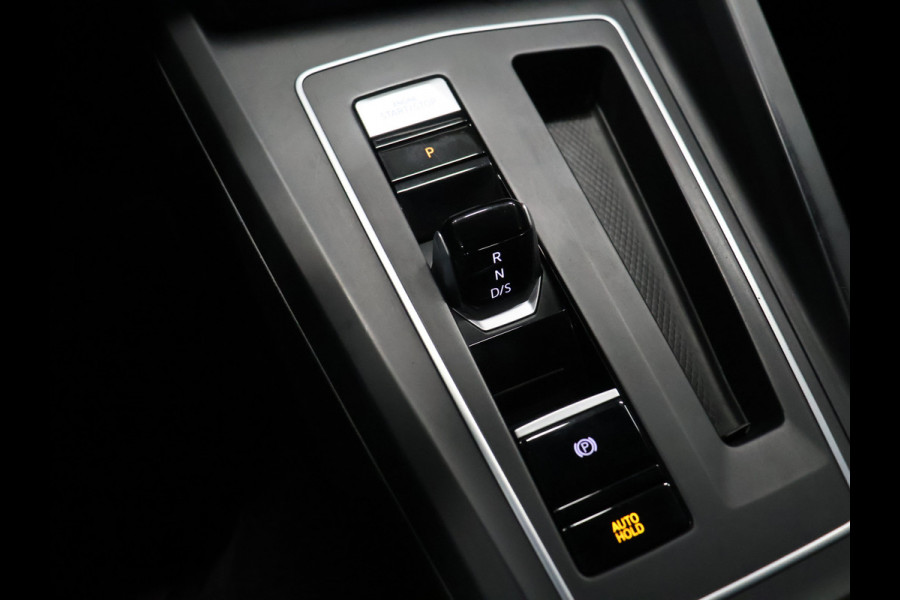 Volkswagen Golf Variant 1.0 eTSI Life Business [ADAPTIVE CRUISE, APPLE CARPLAY, TREKHAAK, ANDROID, MEMORY SEAT, STOELVERWARMING, PDC V+A, DIGITAL DASH, CLIMATE CONTROL, NIEUWSTAAT]