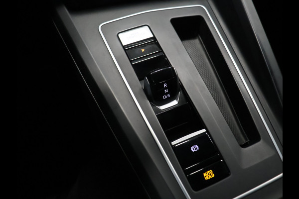 Volkswagen Golf Variant 1.0 eTSI Life Business [ADAPTIVE CRUISE, APPLE CARPLAY, TREKHAAK, ANDROID, MEMORY SEAT, STOELVERWARMING, PDC V+A, DIGITAL DASH, CLIMATE CONTROL, NIEUWSTAAT]
