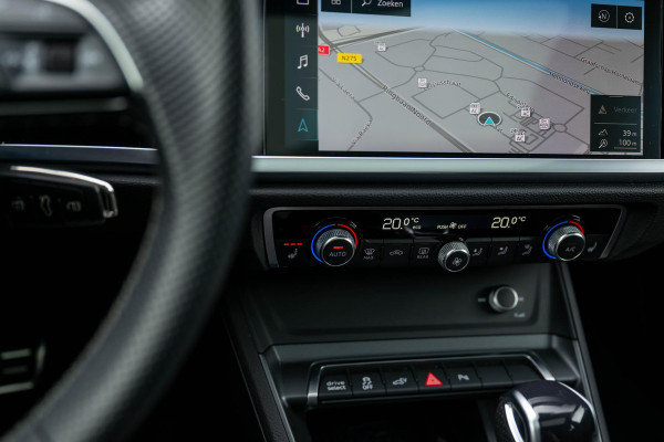 Audi Q3 Sportback 45 TFSI e S Edition ACC Trekhaak Matrix Pano