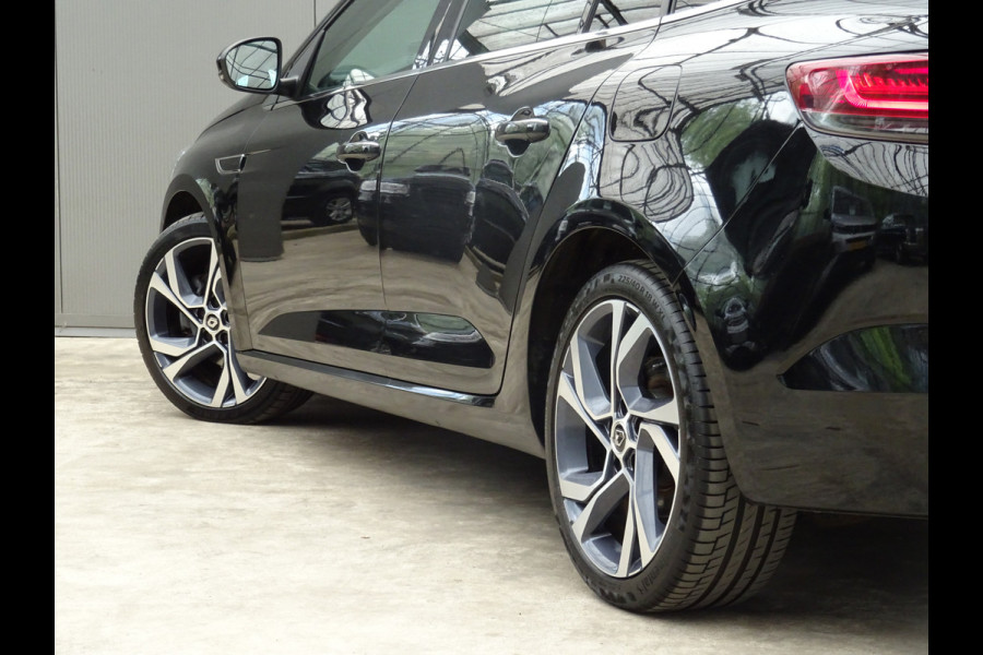 Renault Mégane Estate 1.6 E-Tech Plug-In Hybrid 160 R.S. Line * 40 KM ACCURADIUS * DEALER ONDERH. !!
