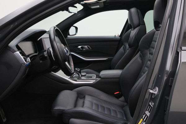 BMW 3 Serie Touring 330e Business Edition Plus M-sport Panoramadak, M-Sportstoelen, Carbon, Camera, Elektr. Trekhaak, 19''