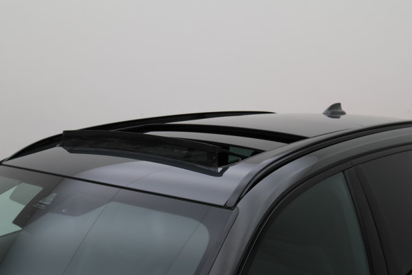 BMW 3 Serie Touring 330e Business Edition Plus M-sport Panoramadak, M-Sportstoelen, Carbon, Camera, Elektr. Trekhaak, 19''