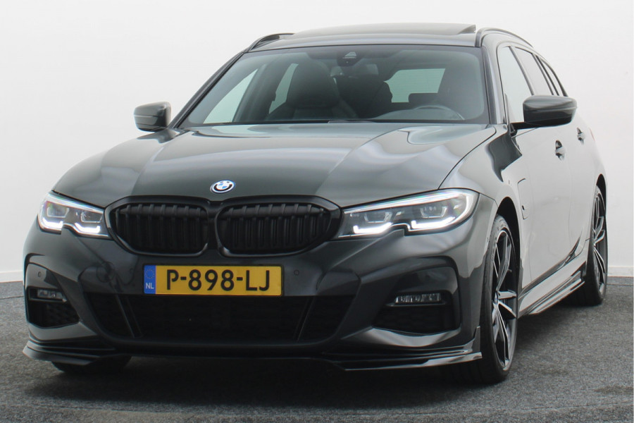 BMW 3 Serie Touring 330e Business Edition Plus M-sport Panoramadak, M-Sportstoelen, Carbon, Camera, Elektr. Trekhaak, 19''