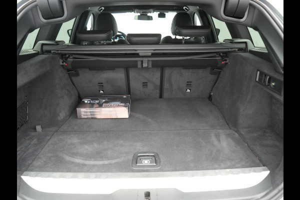 BMW 3 Serie Touring 330e xDrive M Sport PHEV FACELIFT MODEL 293pk Dealer O.H. | Trekhaak Af Fabriek | Adaptive Cruise | Lederen Sportstoelen Verwarmd | Sfeerverlichting | Apple Carplay | 19"L.M & M Sportremmen | Stuur Verwarmd | Hifi Audio | Adaptive LED | DAB | Plug In Hybrid |