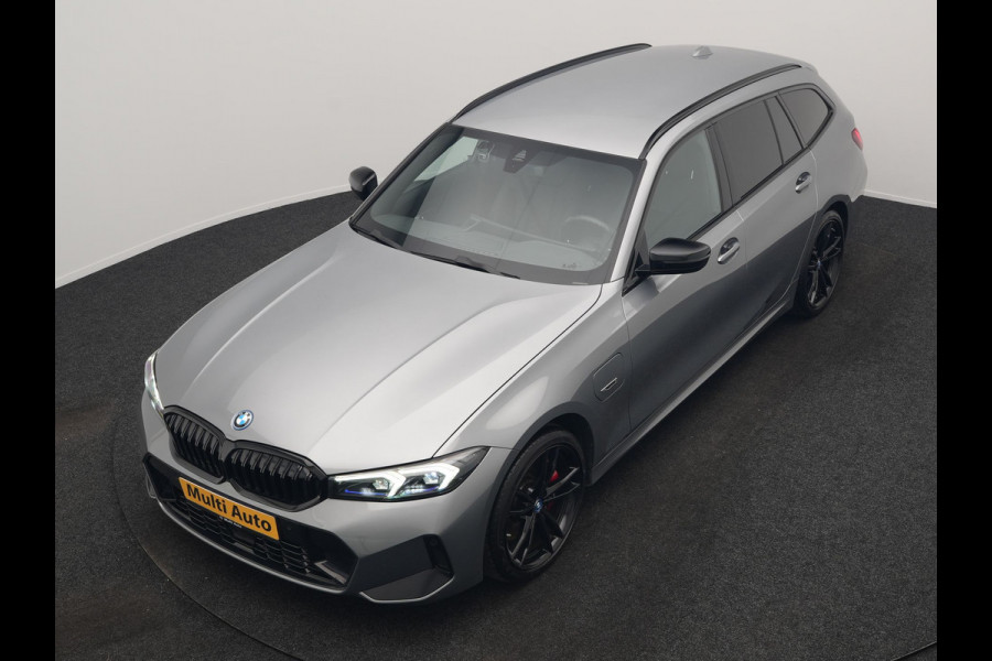 BMW 3 Serie Touring 330e xDrive M Sport PHEV FACELIFT MODEL 293pk Dealer O.H. | Trekhaak Af Fabriek | Adaptive Cruise | Lederen Sportstoelen Verwarmd | Sfeerverlichting | Apple Carplay | 19"L.M & M Sportremmen | Stuur Verwarmd | Hifi Audio | Adaptive LED | DAB | Plug In Hybrid |