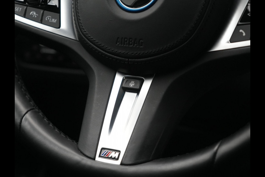 BMW 3 Serie Touring 330e xDrive M Sport PHEV FACELIFT MODEL 293pk Dealer O.H. | Trekhaak Af Fabriek | Adaptive Cruise | Lederen Sportstoelen Verwarmd | Sfeerverlichting | Apple Carplay | 19"L.M & M Sportremmen | Stuur Verwarmd | Hifi Audio | Adaptive LED | DAB | Plug In Hybrid |