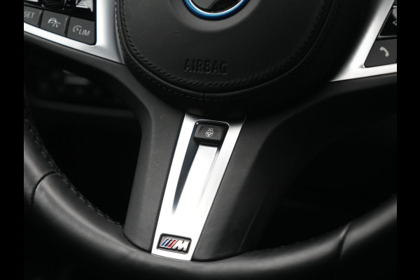 BMW 3 Serie Touring 330e xDrive M Sport PHEV FACELIFT MODEL 293pk Dealer O.H. | Trekhaak Af Fabriek | Adaptive Cruise | Lederen Sportstoelen Verwarmd | Sfeerverlichting | Apple Carplay | 19"L.M & M Sportremmen | Stuur Verwarmd | Hifi Audio | Adaptive LED | DAB | Plug In Hybrid |