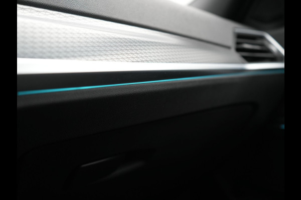 BMW 3 Serie Touring 330e xDrive M Sport PHEV FACELIFT MODEL 293pk Dealer O.H. | Trekhaak Af Fabriek | Adaptive Cruise | Lederen Sportstoelen Verwarmd | Sfeerverlichting | Apple Carplay | 19"L.M & M Sportremmen | Stuur Verwarmd | Hifi Audio | Adaptive LED | DAB | Plug In Hybrid |