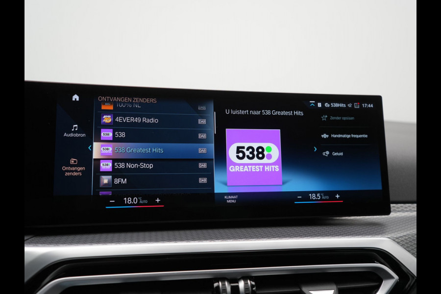 BMW 3 Serie Touring 330e xDrive M Sport PHEV FACELIFT MODEL 293pk Dealer O.H. | Trekhaak Af Fabriek | Adaptive Cruise | Lederen Sportstoelen Verwarmd | Sfeerverlichting | Apple Carplay | 19"L.M & M Sportremmen | Stuur Verwarmd | Hifi Audio | Adaptive LED | DAB | Plug In Hybrid |