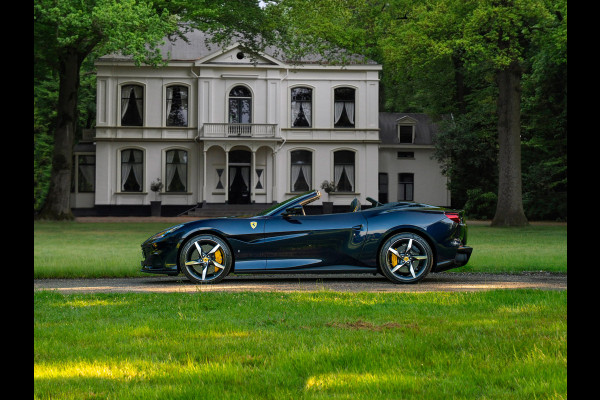 Ferrari Portofino M 3.9 V8 | Blu America! | Pass. display | Veel alcantara! | Carbon interieur