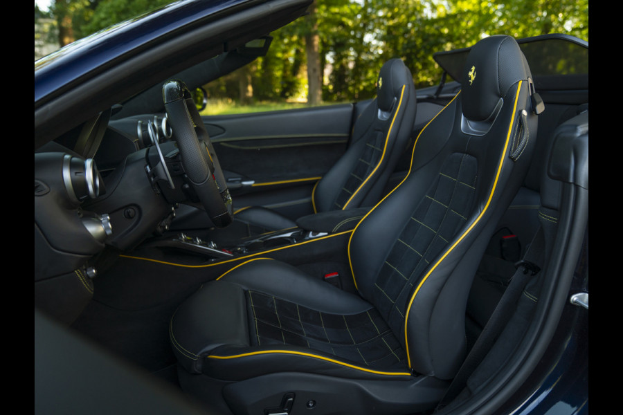 Ferrari Portofino M 3.9 V8 | Blu America! | Pass. display | Veel alcantara! | Carbon interieur