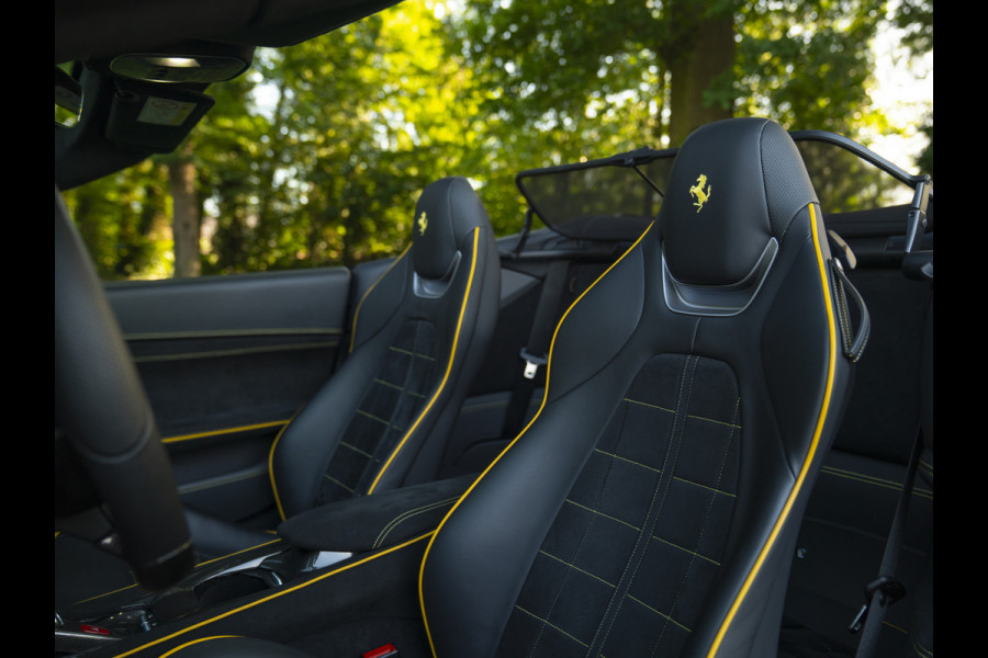 Ferrari Portofino M 3.9 V8 | Blu America! | Pass. display | Veel alcantara! | Carbon interieur