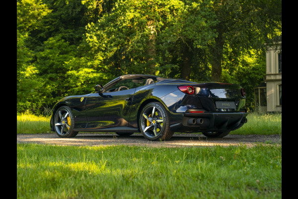 Ferrari Portofino M 3.9 V8 | Blu America! | Pass. display | Veel alcantara! | Carbon interieur