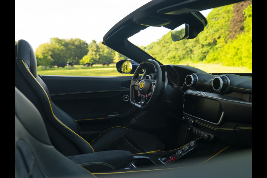 Ferrari Portofino M 3.9 V8 | Blu America! | Pass. display | Veel alcantara! | Carbon interieur