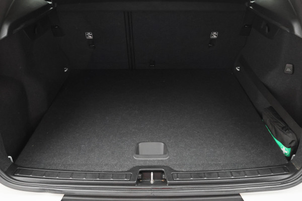 Volvo XC40 1.5 T2 Momentum Core Automaat Camera, Apple Carplay, Rijstrooksensor, LED, Climate, PDC