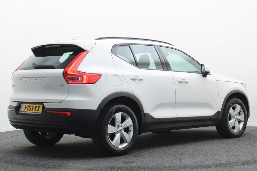 Volvo XC40 1.5 T2 Momentum Core Automaat Camera, Apple Carplay, Rijstrooksensor, LED, Climate, PDC