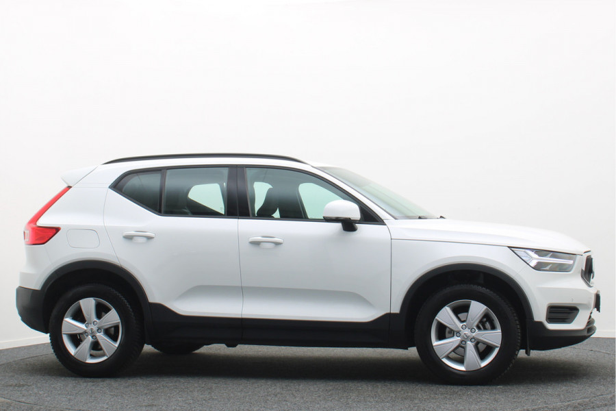 Volvo XC40 1.5 T2 Momentum Core Automaat Camera, Apple Carplay, Rijstrooksensor, LED, Climate, PDC