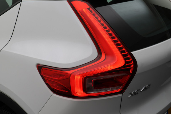 Volvo XC40 1.5 T2 Momentum Core Automaat Camera, Apple Carplay, Rijstrooksensor, LED, Climate, PDC