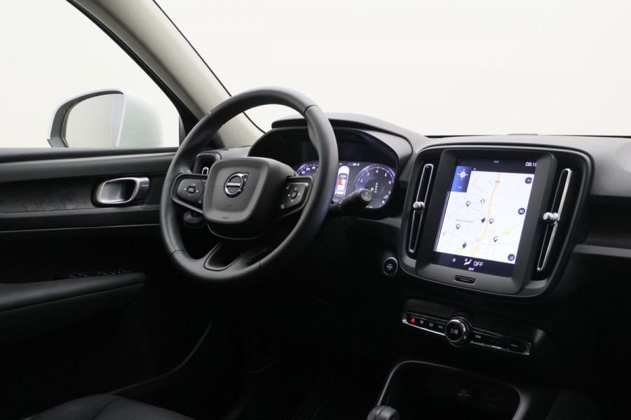 Volvo XC40 1.5 T2 Momentum Core Automaat Camera, Apple Carplay, Rijstrooksensor, LED, Climate, PDC