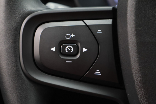 Volvo XC40 1.5 T2 Momentum Core Automaat Camera, Apple Carplay, Rijstrooksensor, LED, Climate, PDC
