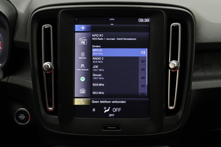 Volvo XC40 1.5 T2 Momentum Core Automaat Camera, Apple Carplay, Rijstrooksensor, LED, Climate, PDC