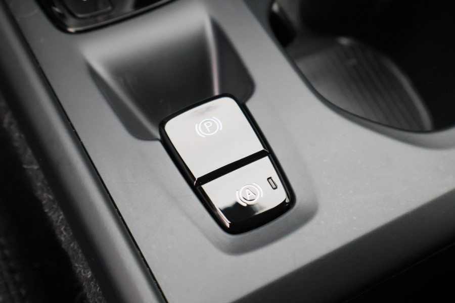 Volvo XC40 1.5 T2 Momentum Core Automaat Camera, Apple Carplay, Rijstrooksensor, LED, Climate, PDC