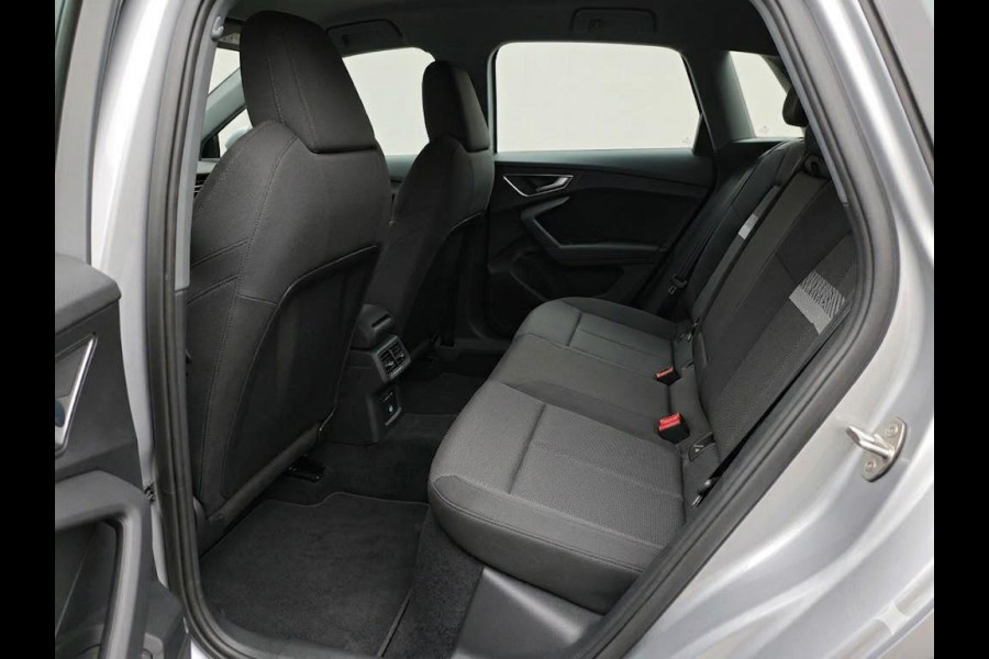 Audi Q4 e-tron 40 Launch edition Advanced Plus 77 kWh 204pk | Navigatie | Parkeercamera | Matrix | Adaptieve cruise controle