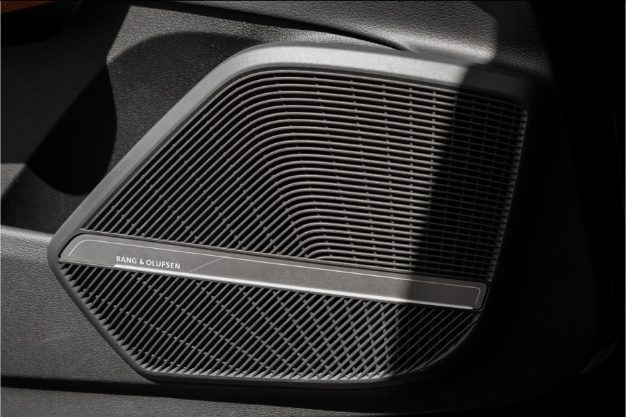 Audi Q5 55 TFSI e Quattro Competition S-Line Pano Luchtvering B&O Trekhaak