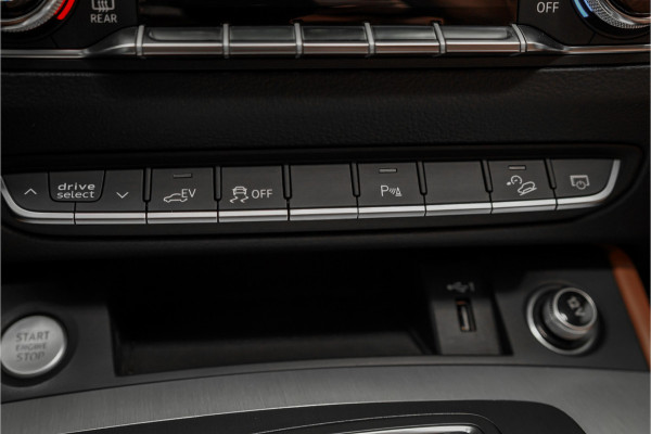 Audi Q5 55 TFSI e Quattro Competition S-Line Pano Luchtvering B&O Trekhaak