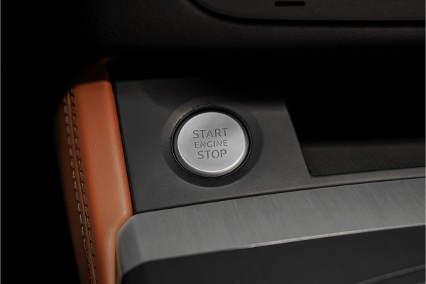 Audi Q5 55 TFSI e Quattro Competition S-Line Pano Luchtvering B&O Trekhaak