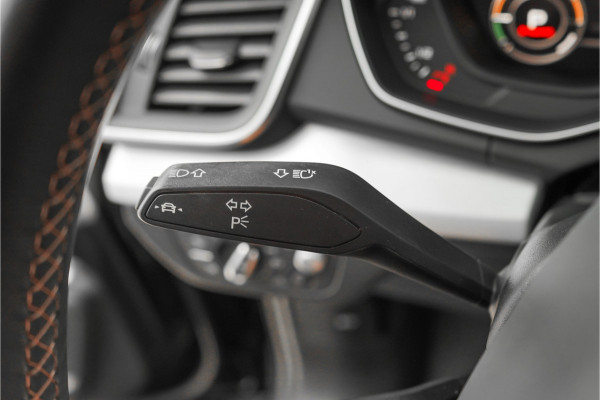Audi Q5 55 TFSI e Quattro Competition S-Line Pano Luchtvering B&O Trekhaak