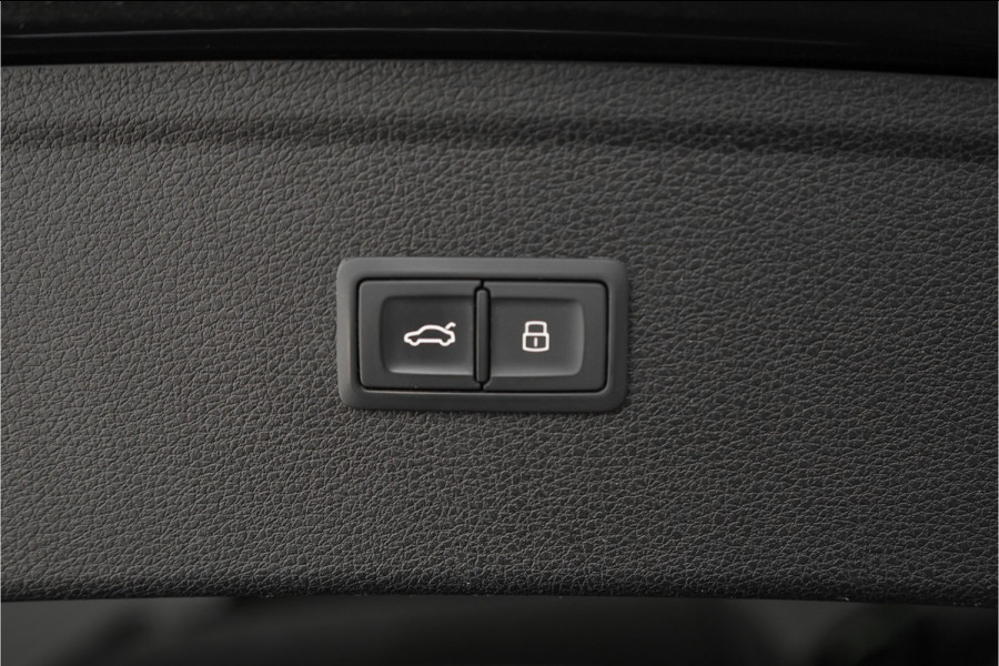 Audi Q5 55 TFSI e Quattro Competition S-Line Pano Luchtvering B&O Trekhaak