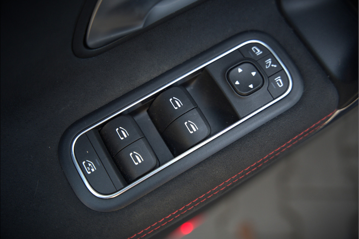 Mercedes-Benz CLA-Klasse Shooting Brake 250 e Premium AMG | Stoelverwarming | Camera | Apple Carplay | Keyless | Adaptive Cruise Control | Ambiance Verlichting | LED | Climate Control