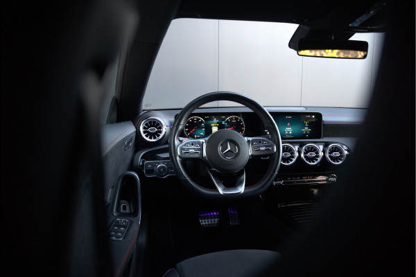 Mercedes-Benz CLA-Klasse Shooting Brake 250 e Premium AMG | Stoelverwarming | Camera | Apple Carplay | Keyless | Adaptive Cruise Control | Ambiance Verlichting | LED | Climate Control