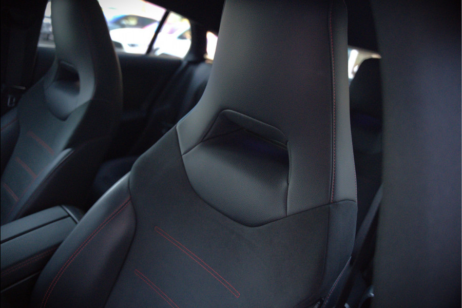 Mercedes-Benz CLA-Klasse Shooting Brake 250 e Premium AMG | Stoelverwarming | Camera | Apple Carplay | Keyless | Adaptive Cruise Control | Ambiance Verlichting | LED | Climate Control