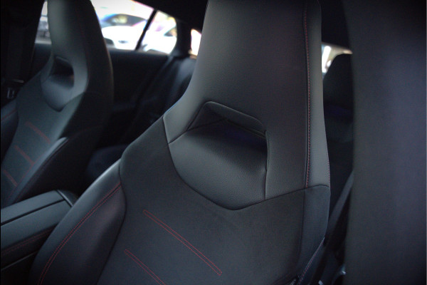 Mercedes-Benz CLA-Klasse Shooting Brake 250 e Premium AMG | Stoelverwarming | Camera | Apple Carplay | Keyless | Adaptive Cruise Control | Ambiance Verlichting | LED | Climate Control