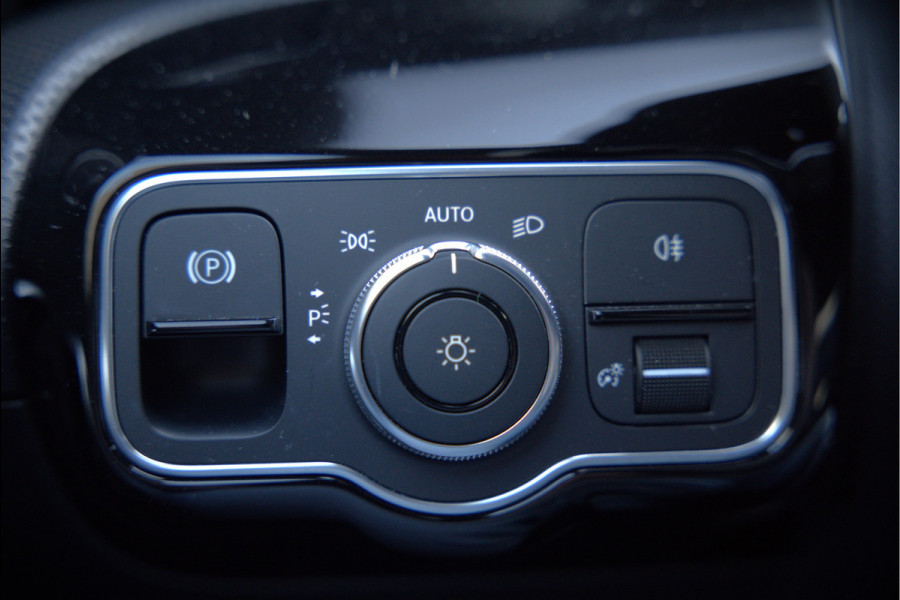 Mercedes-Benz CLA-Klasse Shooting Brake 250 e Premium AMG | Stoelverwarming | Camera | Apple Carplay | Keyless | Adaptive Cruise Control | Ambiance Verlichting | LED | Climate Control