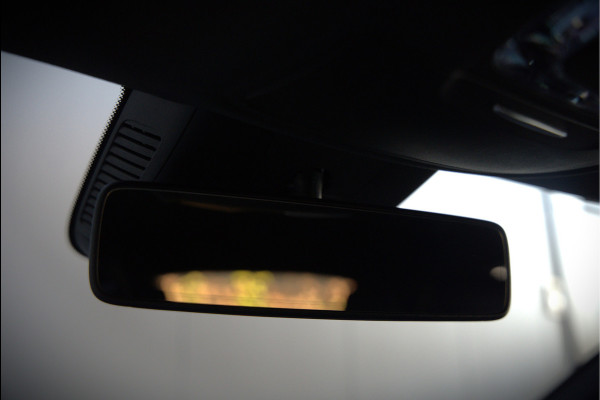 Mercedes-Benz CLA-Klasse Shooting Brake 250 e Premium AMG | Stoelverwarming | Camera | Apple Carplay | Keyless | Adaptive Cruise Control | Ambiance Verlichting | LED | Climate Control